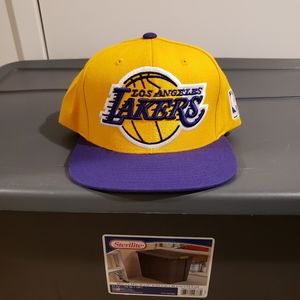 LAKERS SNAPBACK HAT